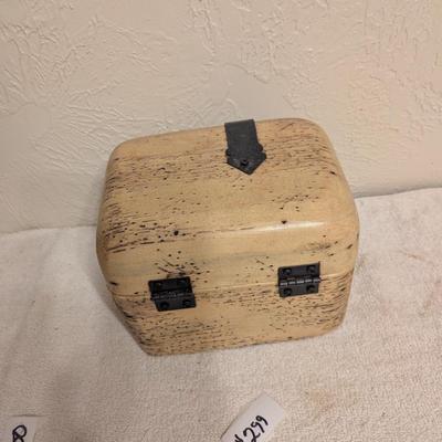 Sale Photo Thumbnail #1256: small wooden trinket box