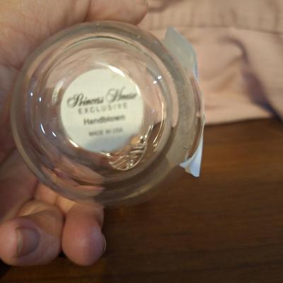 Sale Photo Thumbnail #298: Princess House hand blown apple paperweight