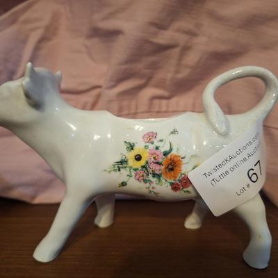 Sale Photo Thumbnail #300: BIA Cordon Blue cow creamer