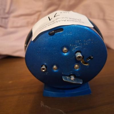 Sale Photo Thumbnail #322: wind up alarm clock