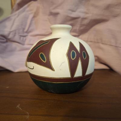 Sale Photo Thumbnail #340: Jemez Pueblo pottery of earth tones signed "jo"