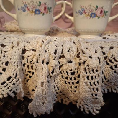 Sale Photo Thumbnail #370: Homer Laughlin sugar and creamer bowl with a doilies too.