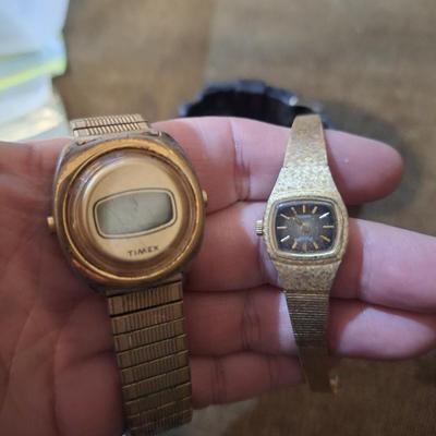 Sale Photo Thumbnail #398: none have good batteries so they are all untested