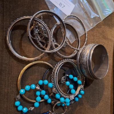 Sale Photo Thumbnail #400: Jewelry bundle- mostly bracelets