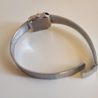 Sale Photo Thumbnail #232: This auction lot is for a Ladies Timex Everyday Watch.  This useful watch has a quartz movement and was made in the Phillipines.  Needs a battery, quite the handsome watch for everyday wear