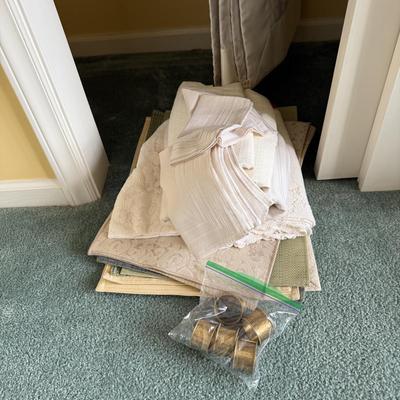 Collection of Tablecloth & Placemats (BGB-MG)