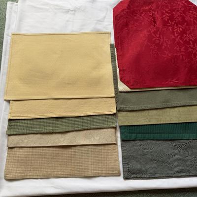 Collection of Tablecloth & Placemats (BGB-MG)