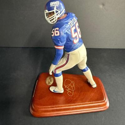 Danbury Mint - Lawrence Taylor Figurine