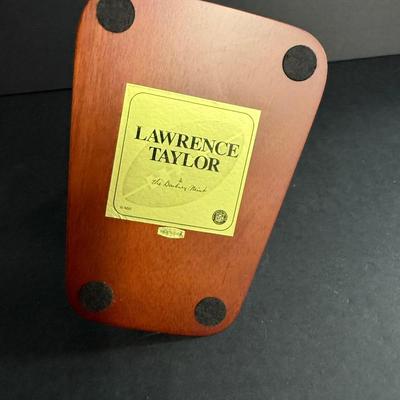 Danbury Mint - Lawrence Taylor Figurine