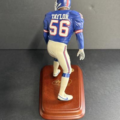 Danbury Mint - Lawrence Taylor Figurine
