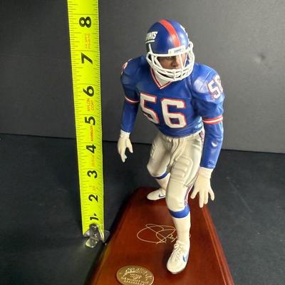 Danbury Mint - Lawrence Taylor Figurine