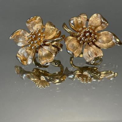Trafari clip on flower earrings & glitter earrings