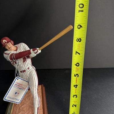 Mike Schmidt Autographed Figurine #432/975