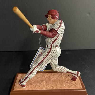 Mike Schmidt Autographed Figurine #432/975