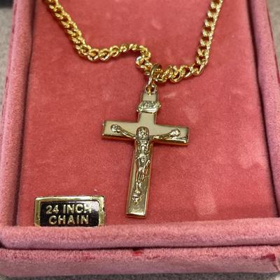 Gold tone pins and necklace