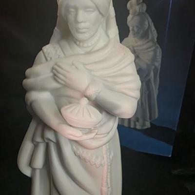 Vintage AVON Nativity Figure – The Magi Kaspar – Porcelain Wise Man with Gift Vessel – 1980s