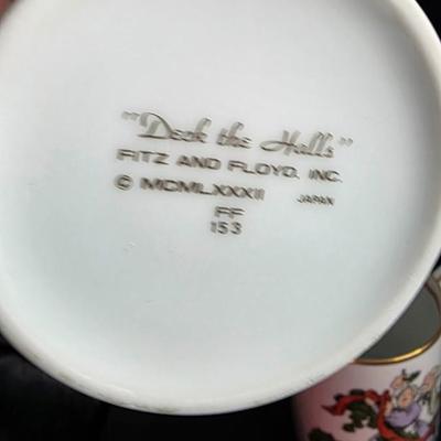 Vintage Fitz & Floyd “Deck the Halls” Christmas Porcelain Mug Pair – 1983 Japan – Gold Trim – Discontinued