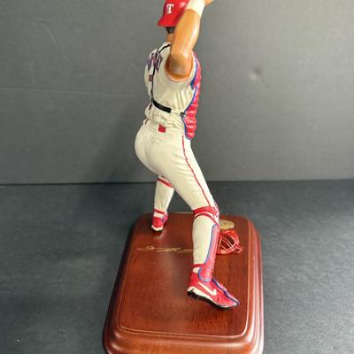 Danbury Mint - Ivan Rodriguez Figurine