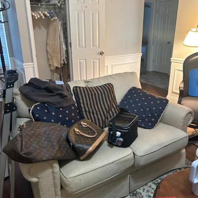 Sale Photo Thumbnail #3