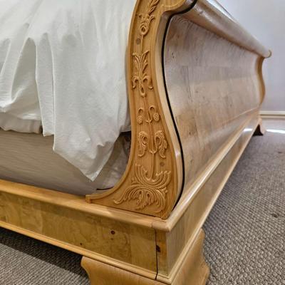 Sale Photo Thumbnail #268: Henredon King Sleigh Bed with Stearns & Foster mattress and topper. BEDDING IS NOT INCLUDED. You are bidding on the king size bed frame, headboard, footboard, mattress and topper, not the sheets nor the comforter. The headboard measures 40"H. The style, t