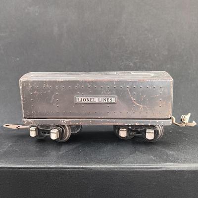 LOT 22: Lionel Pre-War 259E Grey Steam Locomotive and Tender