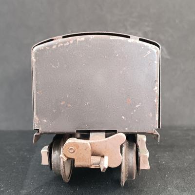 LOT 22: Lionel Pre-War 259E Grey Steam Locomotive and Tender