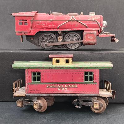 LOT 23: Lionel Jr 1681 E Pre-War Locomotive & Dorfan Lines 607 Caboose