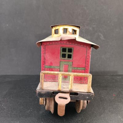 LOT 23: Lionel Jr 1681 E Pre-War Locomotive & Dorfan Lines 607 Caboose