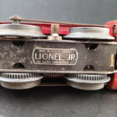 LOT 23: Lionel Jr 1681 E Pre-War Locomotive & Dorfan Lines 607 Caboose