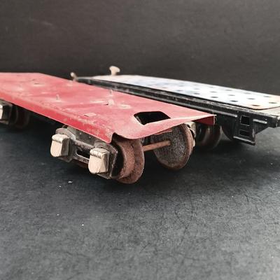 LOT 24: Lionel Pre-War O-Gauge 803 Hopper Car, 902 Gondola, 651 Flat Car & More