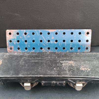 LOT 24: Lionel Pre-War O-Gauge 803 Hopper Car, 902 Gondola, 651 Flat Car & More