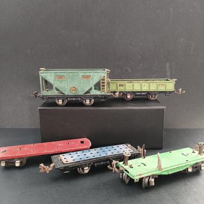 LOT 24: Lionel Pre-War O-Gauge 803 Hopper Car, 902 Gondola, 651 Flat Car & More