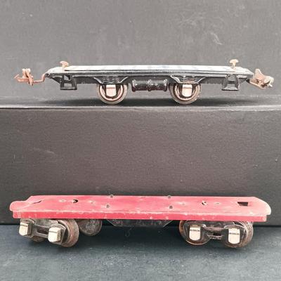 LOT 24: Lionel Pre-War O-Gauge 803 Hopper Car, 902 Gondola, 651 Flat Car & More
