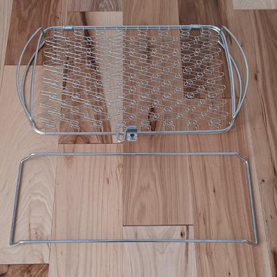 LOT 25: Nutrichef Food Warmer / Buffet Server, Worldwide Home Products Buffet Server & Grilling Basket