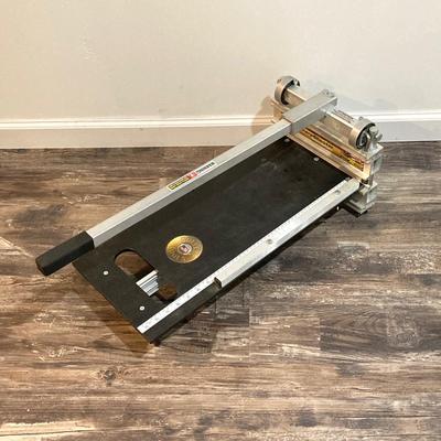 LOT 28: Bullet Tools Sharp Shooter Multipurpose Cutter EZ Shear #ES00-0009