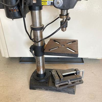LOT 35: Skil 3320 10" Benchtop Drill Press