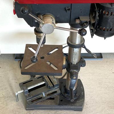 LOT 35: Skil 3320 10" Benchtop Drill Press