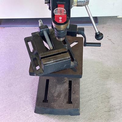 LOT 35: Skil 3320 10" Benchtop Drill Press
