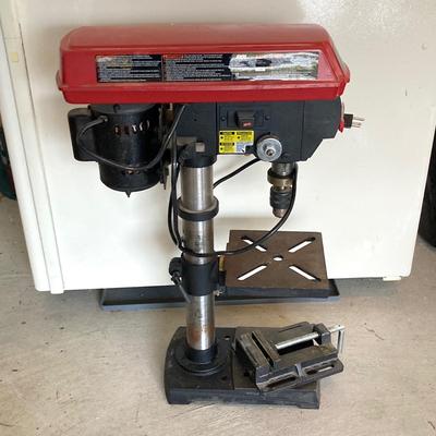 LOT 35: Skil 3320 10" Benchtop Drill Press