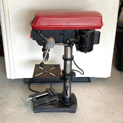 LOT 35: Skil 3320 10" Benchtop Drill Press