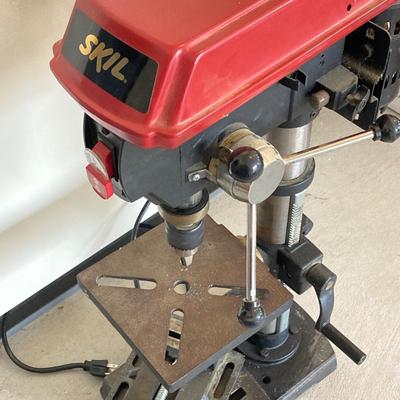 LOT 35: Skil 3320 10" Benchtop Drill Press