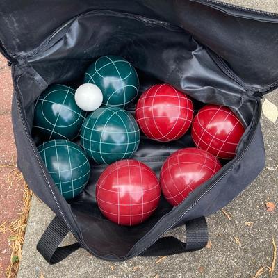 LOT 37: Outdoor Yard Games Collection in Storage Bags - Champion Sports Horseshoes, Franklin Volleyball & Badminton Set and Pointyard...