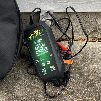 LOT 38: Intertek Mustart EV Charger / Plug with Carry Bag and Battery Tender / Charger by Deltran