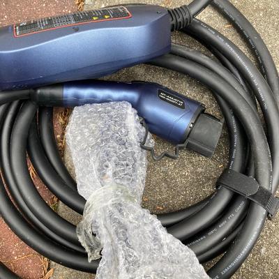 LOT 38: Intertek Mustart EV Charger / Plug with Carry Bag and Battery Tender / Charger by Deltran