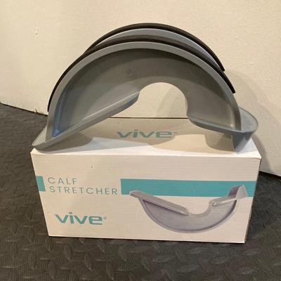 LOT 47: Collection of Fitness / Wellness Equipment - Ball Weights, Title Classic Pro Gym Timer, Back / Calf Stretchers and Water Bottles