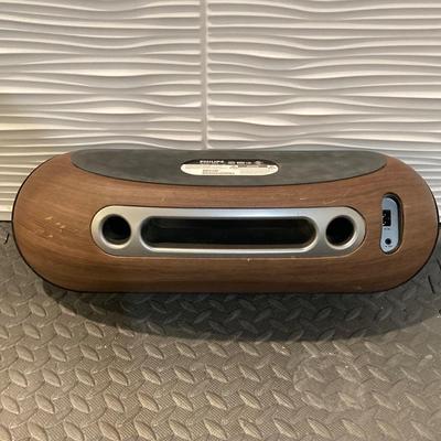 LOT 52: Bose Media Mate Computer Speakers with Philips Model No DS9/37 Docking Speaker