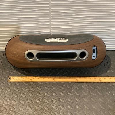 LOT 52: Bose Media Mate Computer Speakers with Philips Model No DS9/37 Docking Speaker