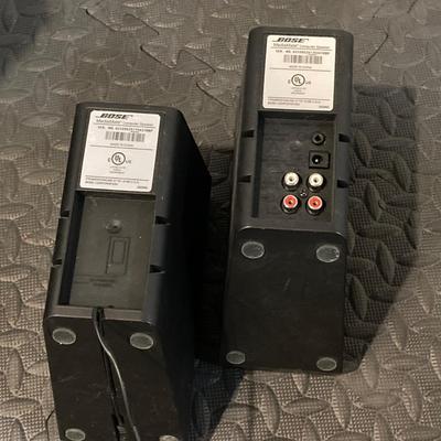 LOT 52: Bose Media Mate Computer Speakers with Philips Model No DS9/37 Docking Speaker