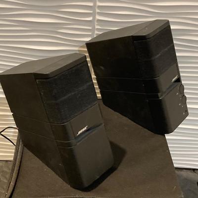 LOT 52: Bose Media Mate Computer Speakers with Philips Model No DS9/37 Docking Speaker