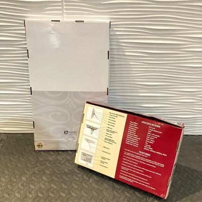 LOT 54: Metal City Skyline Wall Hanging / Art, ADs Digital Photo Frame and Picture Frame